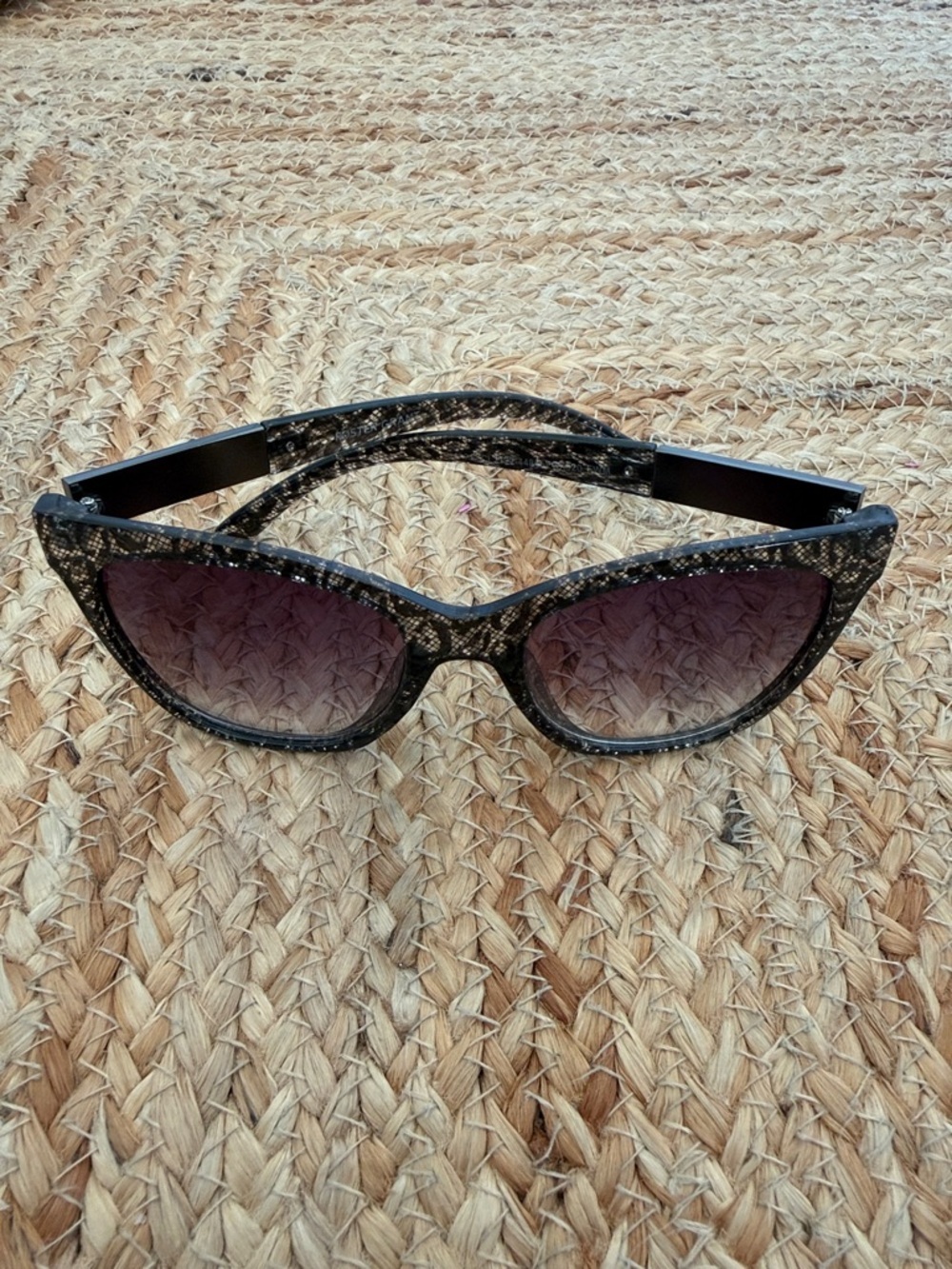 Foster Grant Black Lace Patterned Cat-Eye Sunglasses Studded design on temples